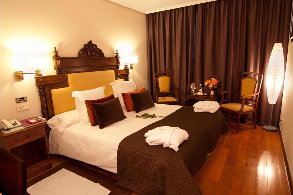 Hotel Restaurante Casa Zanito Olite Chambre photo