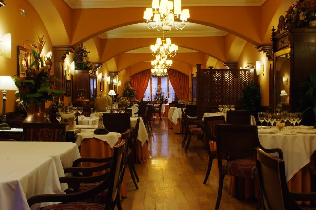 Hotel Restaurante Casa Zanito Olite Extérieur photo